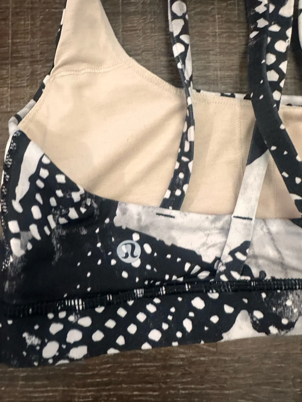 Lululemon Free To Be Bra Wild in Static Mist White Black Size 6